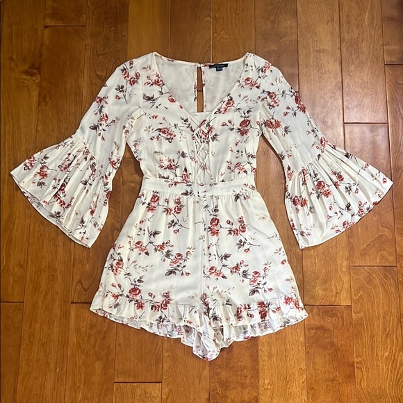 American Eagle Outfitters Pants - American Eagle Outfitters Cream and Brown Floral Romper Size XS Boho Festival
